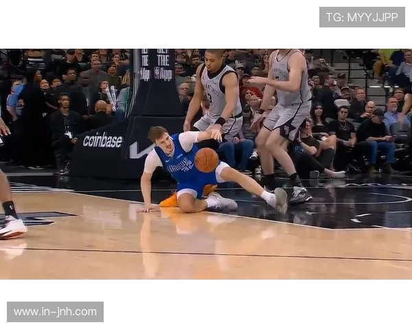 弗拉格左脚中部扭伤状态更新 独行侠锋线轮换面临调整考验